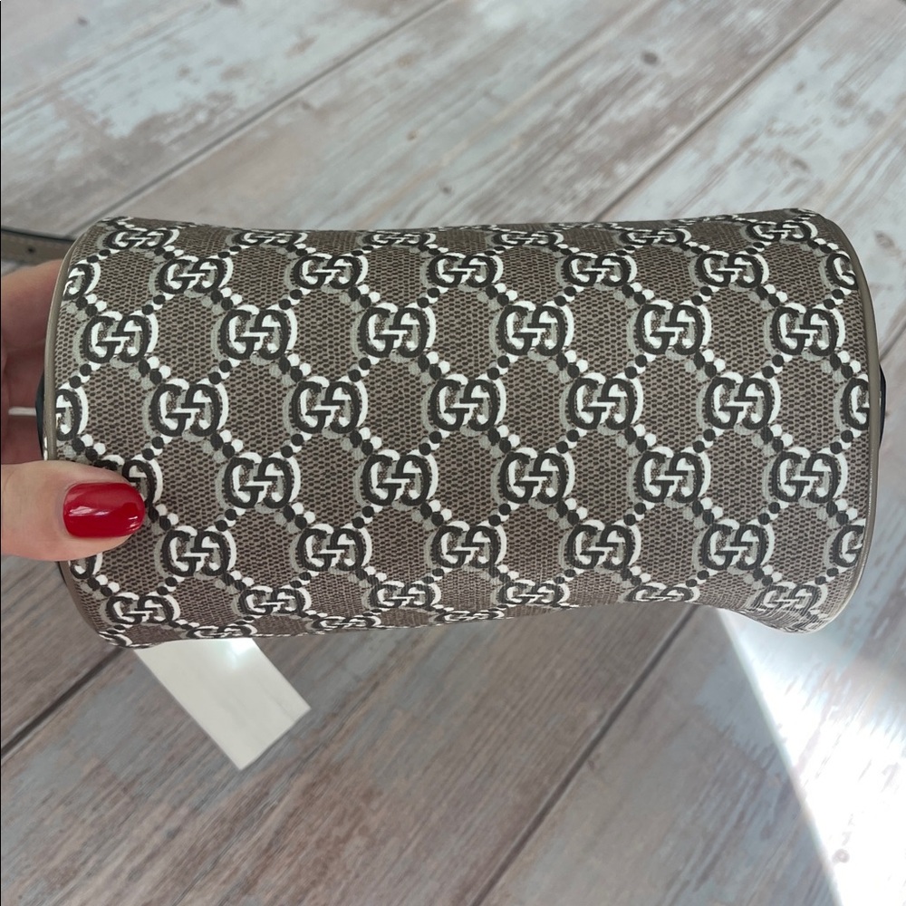 $2,400 New, Authentic GUCCI MINI SHOULDER BAG WITH GG SHADOW crossbody purse bag - Picture 9 of 17